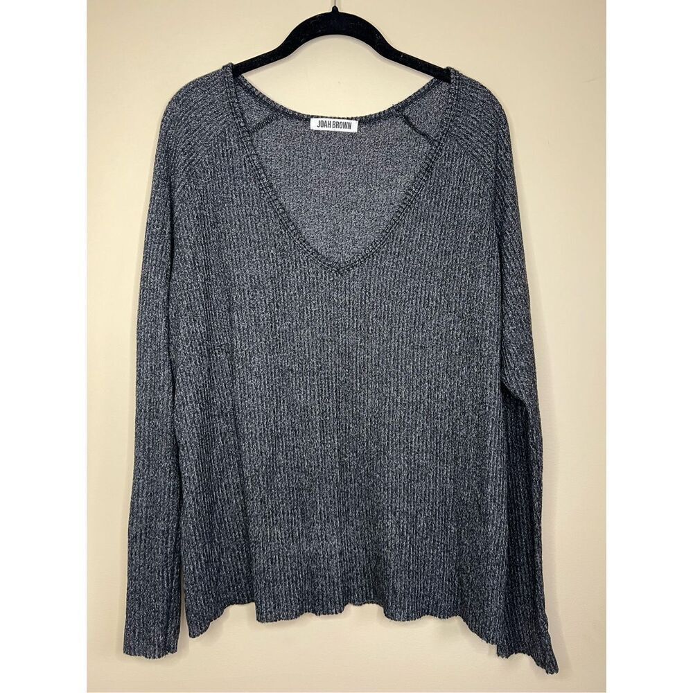 Joah Brown Women's Long Sleeve V-Neck Ribbed Sweater in Heather Gray